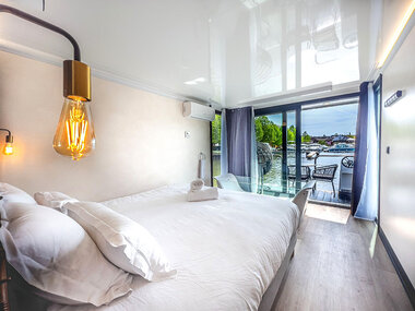 2 jours en suite flottante supérieure avec bain bouillonnant et sauna près de Strasbourg