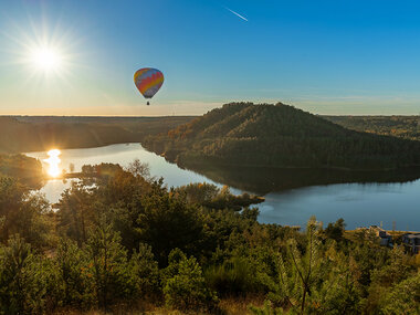 Zweven boven omveging Kempen in een heteluchtballon voor 2