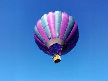 Mongolfiera e bollicine ad Asti: 1 volo con colazione o aperitivo nel Monferrato