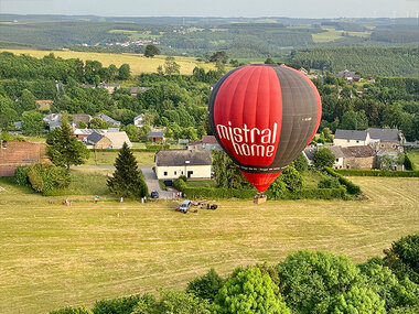 Le Limbourg vu d’en haut : vol en montgolfière avec champagne pour 2