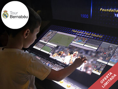 Tour del Bernabéu en familia en temporada alta: museo, trofeos y vistas panorámicas inolvidables para 2 adultos y 2 niños