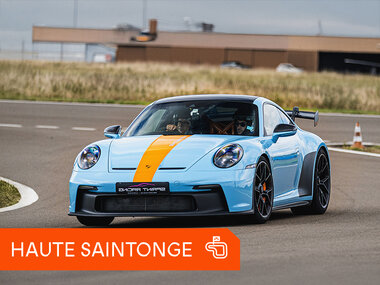 Stage de pilotage multivolant : 2 tours en Porsche Cayenne et 4 tours en Porsche 992 GT3 sur le circuit de Haute Saintonge