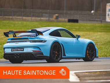 Stage de pilotage multivolant : 2 tours en Porsche Cayenne et 2 tours en Porsche 992 GT3 sur le circuit de de Haute Saintonge
