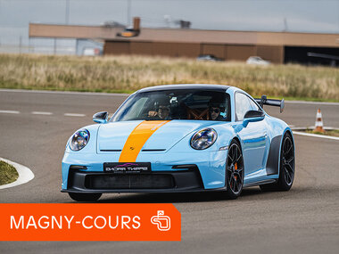 Stage de pilotage multivolant : 2 tours en Porsche Cayenne et 4 tours en Porsche 992 GT3 sur le circuit de Magny-Cours Club