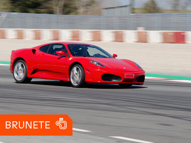 Conduce un Ferrari F430: 5 vueltas en el Circuito de Brunete, Madrid