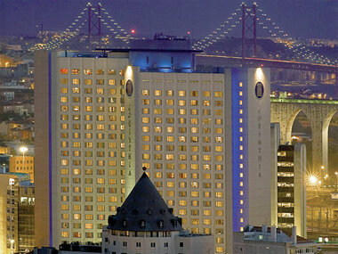 Mágica Lisboa: 1 noche con desayuno en Corinthia Hotel Lisbon 5*