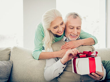 Regali di Natale speciali per papà: soggiorni, relax, cene o avventure a scelta per 2