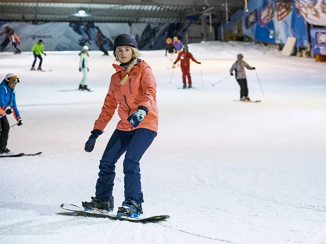 1 dag skiën of snowboarden voor bij SnowWorld -