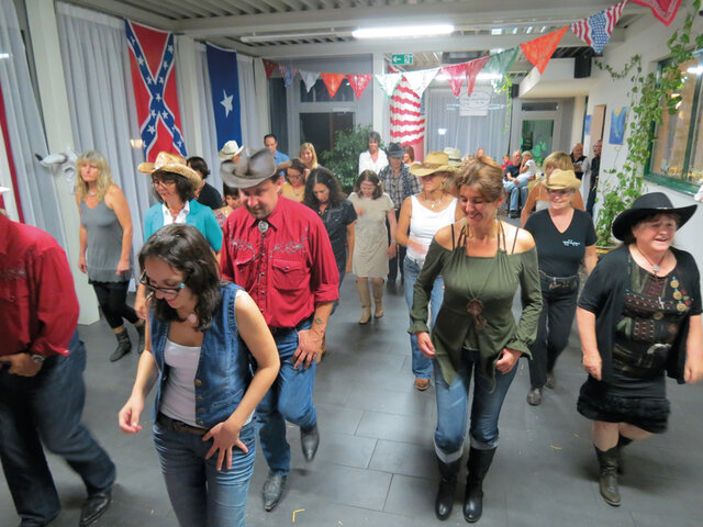 Country Line Dance Joyeux Anniversaire Multi Activites