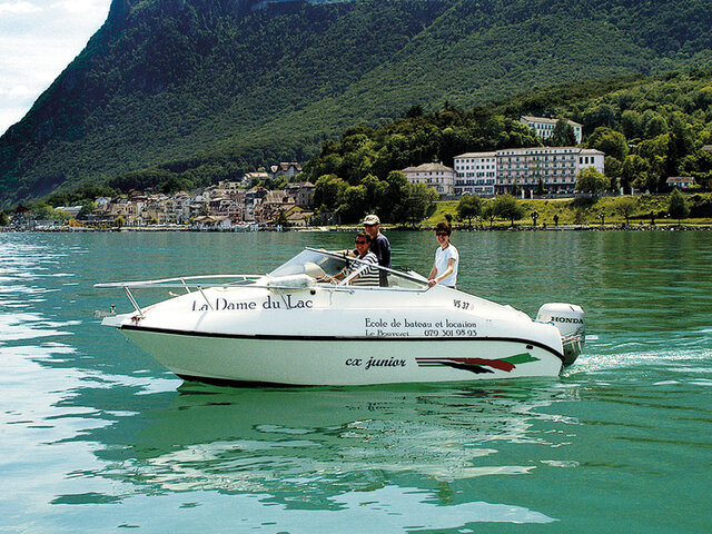 Bateau A Moteur Joyeux Anniversaire Multi Thematique Bateau A Moteur Joyeux Anniversaire Multi Thematique